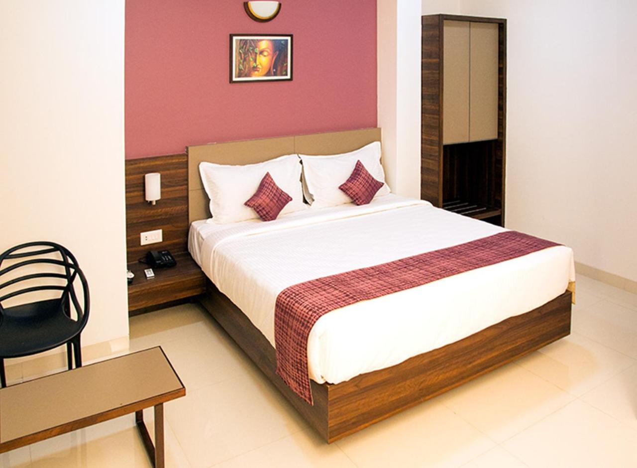 Hotel Nirvana Alībāg Extérieur photo